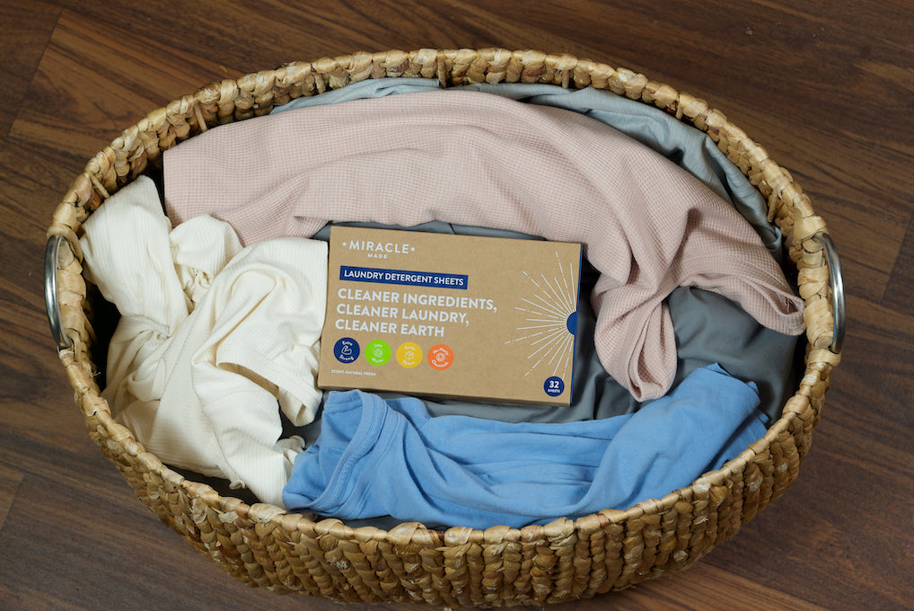 An image of laundry detergent sheets 