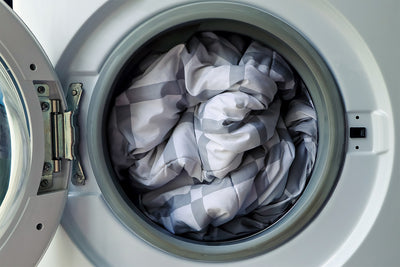 A Simple Step-By-Step Guide On Washing a Comforter