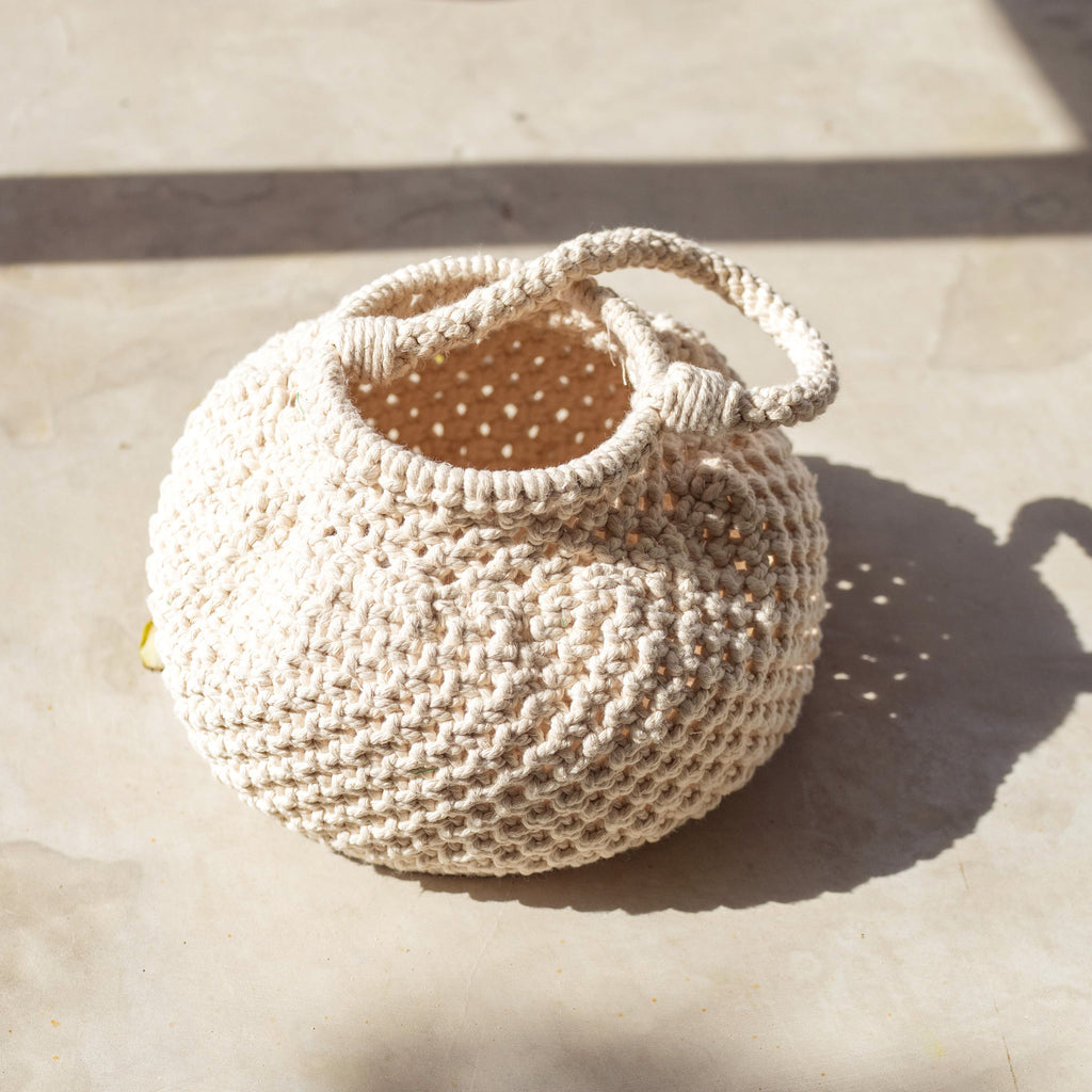 Naga Macrame Bucket Bag, in Off White