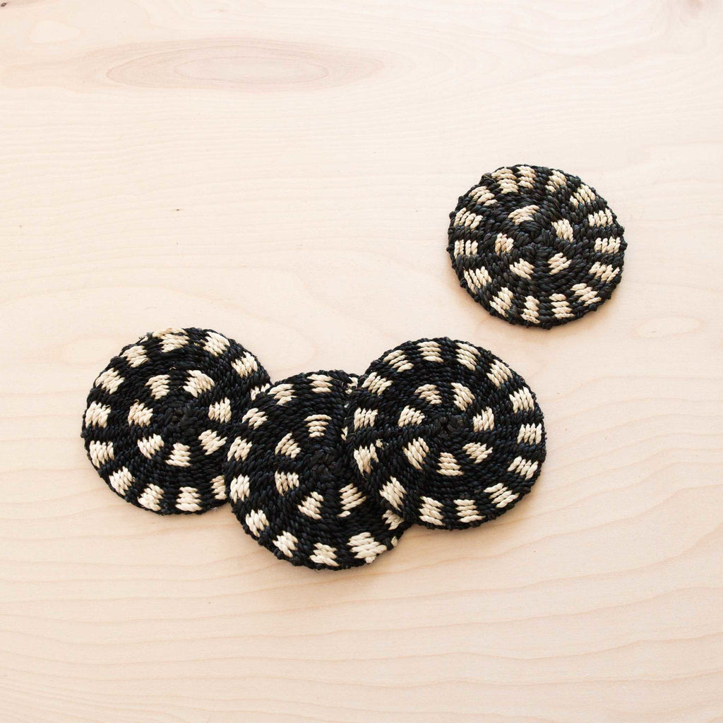 Two-tone Round Braided Coasters, black and white set of 4 - Natural Fiber