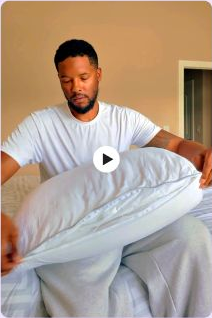 Customer reviewing a RemyCloud pillow